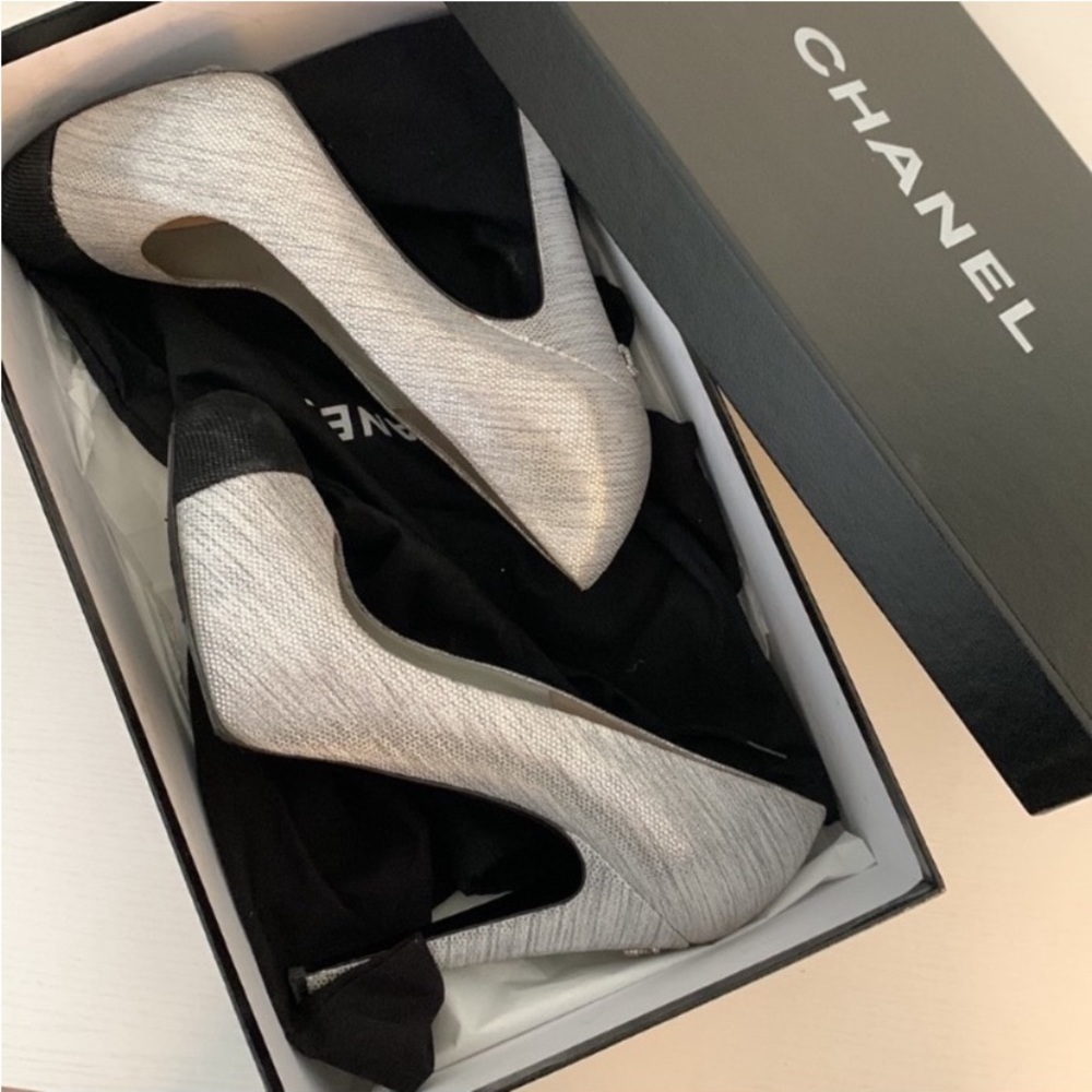 Chanel pumps